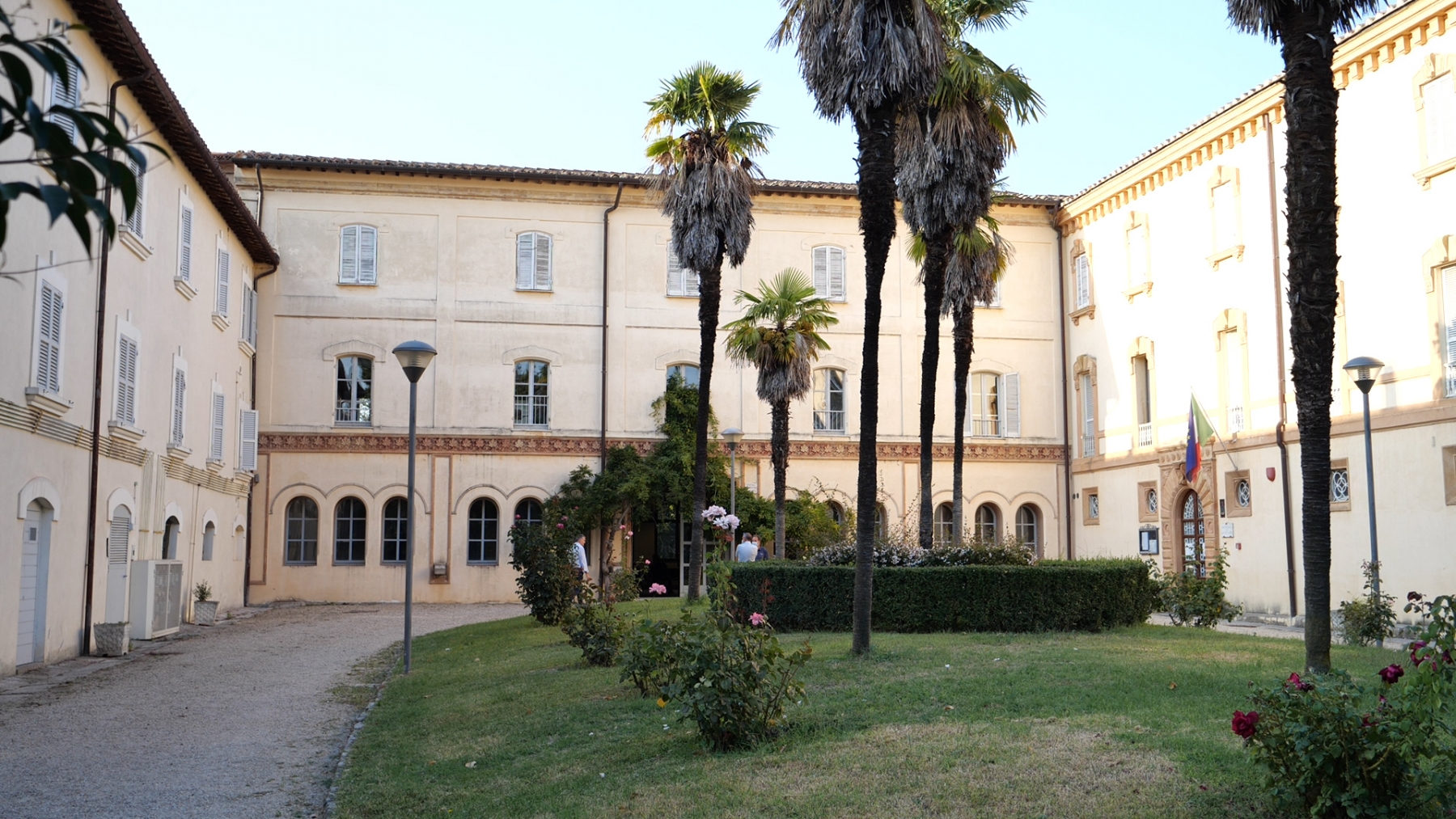 montaggio.00_21_50_16.Immagine036